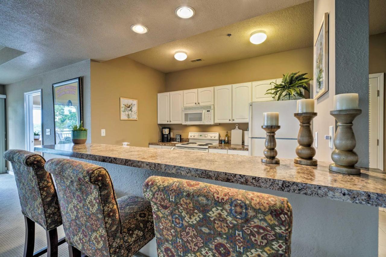 Waterfront Lake Ozark Condo With Deck And Pools Exteriör bild